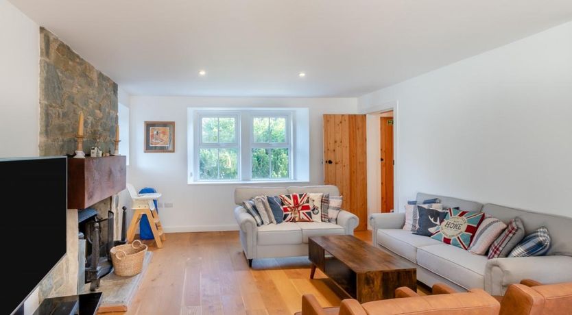 Photo of 4 Bed in Hawick