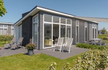 Water Resort Oosterschelde - huisnr. 47A Apartment 15 Holiday Home