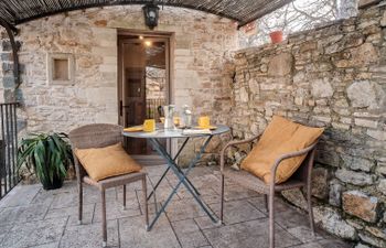 Giono Apartment 7 Holiday Home