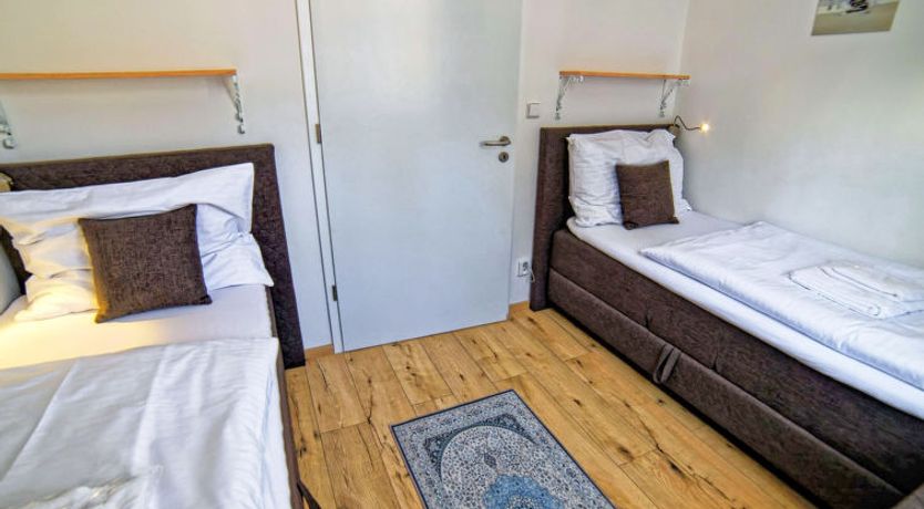 Photo of Lakeside Village 6 Apartment 6