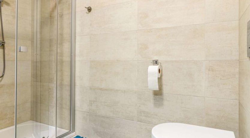 Photo of Lakeside Village 6 Apartment 6