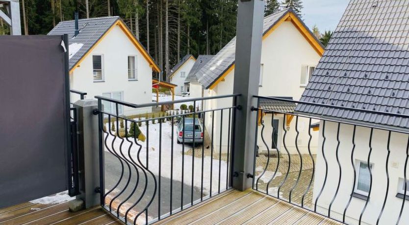 Photo of Lakeside Village 5 Apartment 5