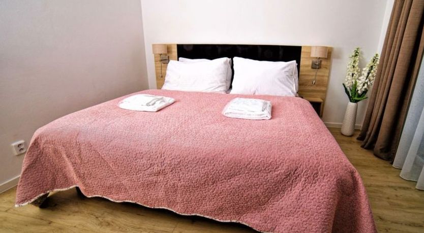 Photo of Lakeside Village 5 Apartment 5