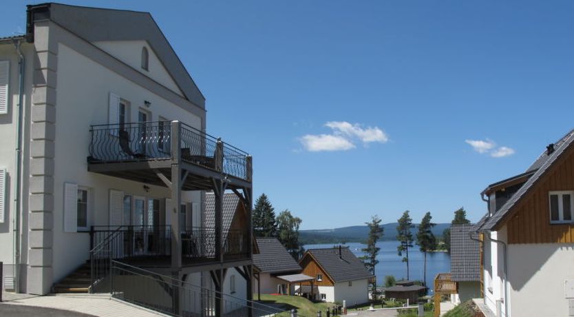 Photo of Lakeside Village 4 Apartment 4