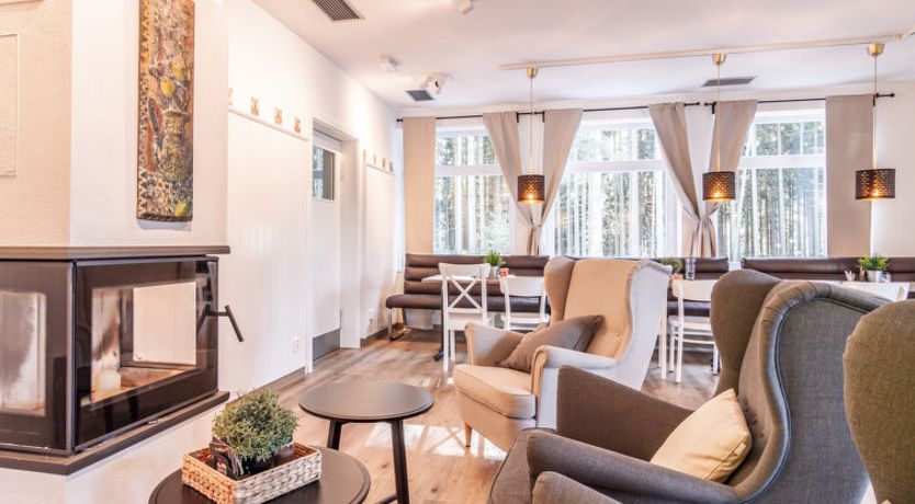 Photo of Lakeside Village 4 Apartment 4