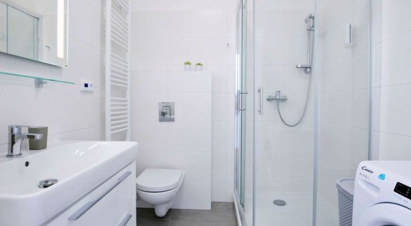 Photo of Lakeside Village 4 Apartment 4