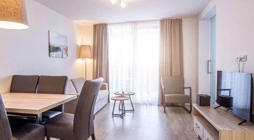 Photo of Lakeside Village 8 Apartment 8