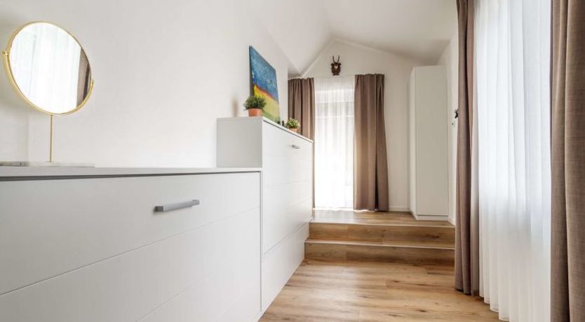 Photo of Lakeside Village 7 Apartment 7