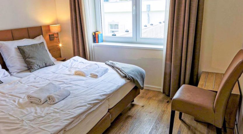 Photo of Lakeside Village 7 Apartment 7