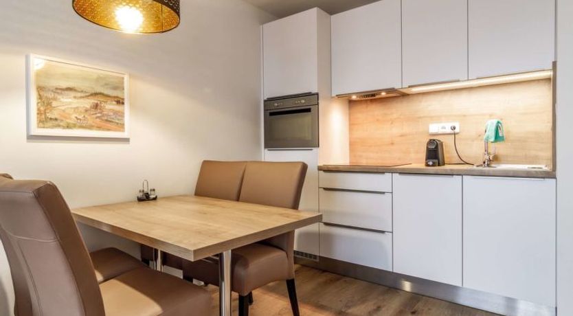 Photo of Lakeside Village 7 Apartment 7