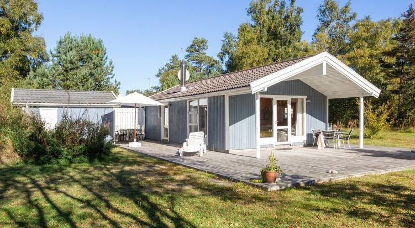 Photo of "Valda" - 800m from the sea