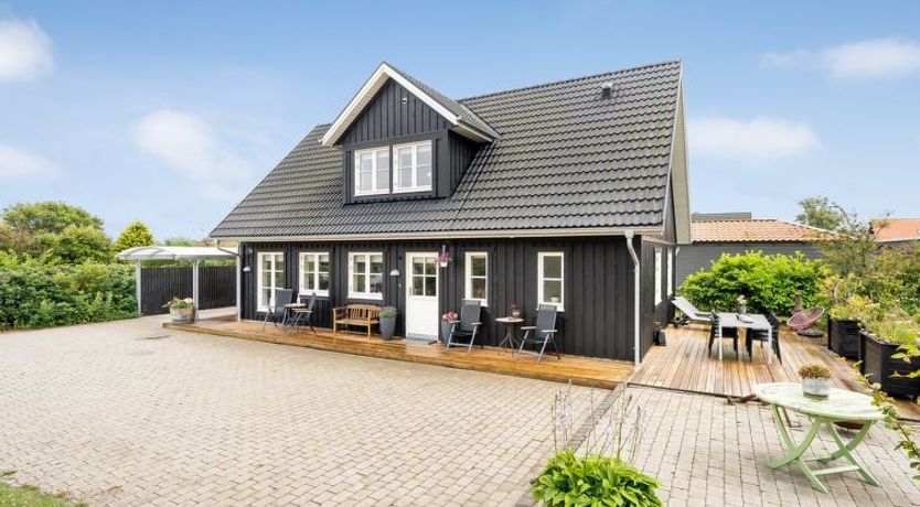 Photo of "Brune" - 330m from the sea