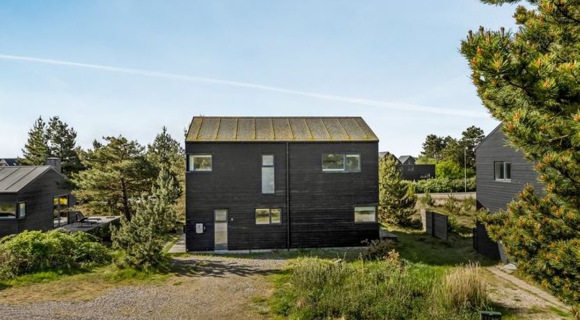 Photo of "Hunding" - 2.5km from the sea