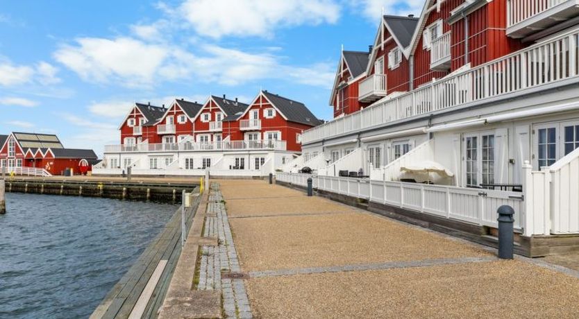 Photo of "Annete" - 20m from the sea