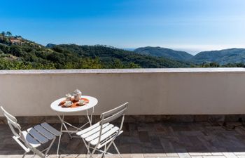 Biking Seaview Holiday Home