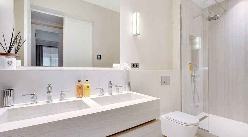 Photo of Louvre Elegance