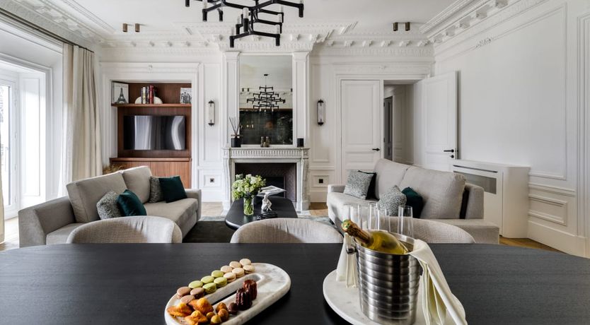 Photo of Louvre Elegance