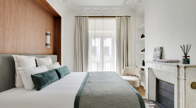 Photo of Louvre Elegance