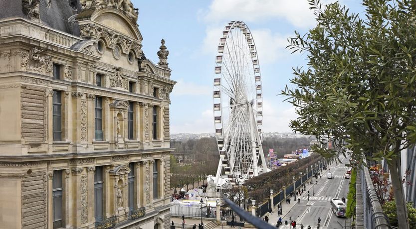 Photo of Louvre Elegance