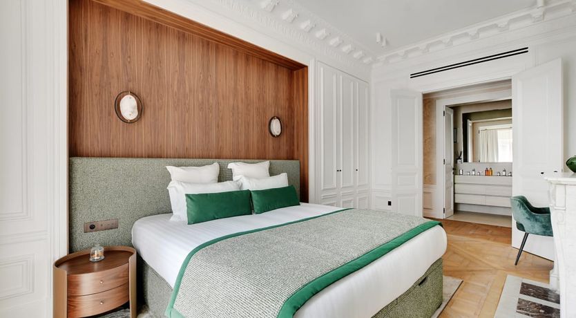 Photo of Louvre Elegance