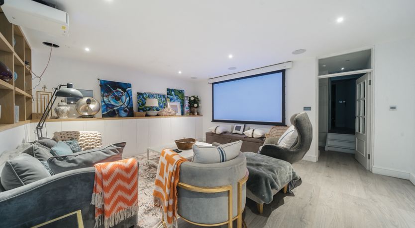 Photo of Apple Tree Air