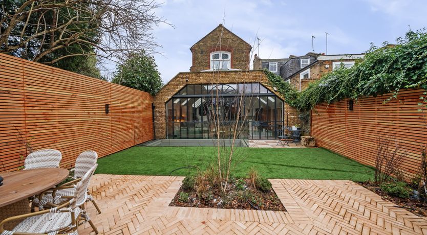 Photo of Apple Tree Air