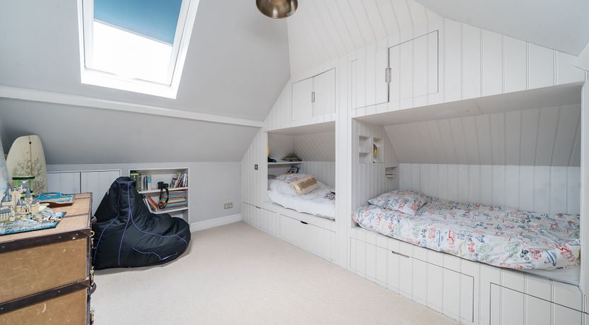 Photo of Apple Tree Air