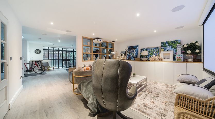 Photo of Apple Tree Air