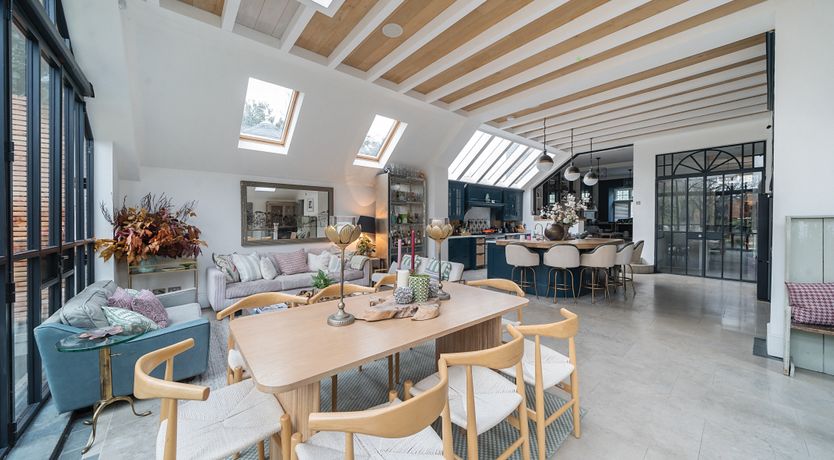 Photo of Apple Tree Air