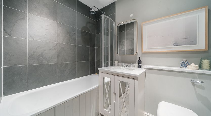 Photo of Apple Tree Air