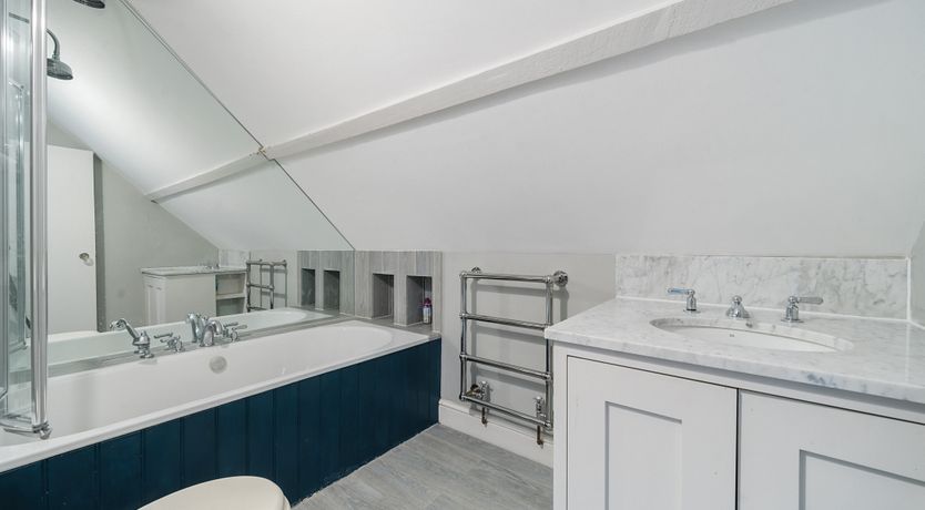 Photo of Apple Tree Air