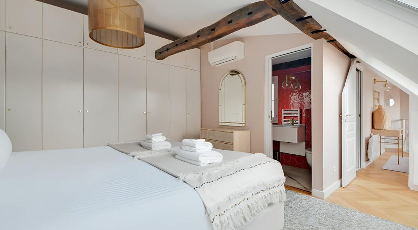 Photo of Wine & Gold