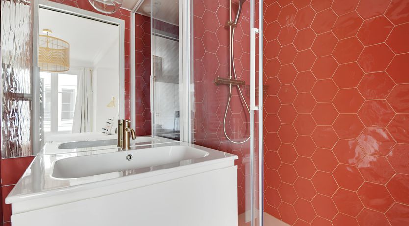 Photo of Wine & Gold