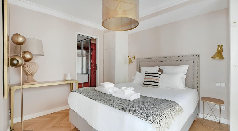 Photo of Wine & Gold