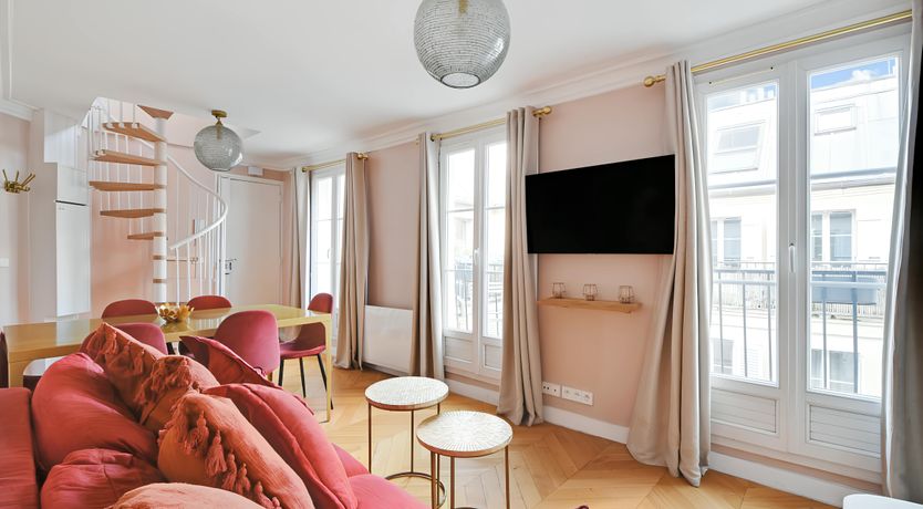 Photo of Wine & Gold