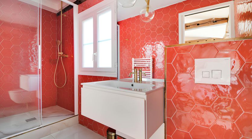 Photo of Wine & Gold