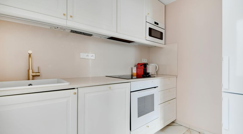 Photo of Wine & Gold