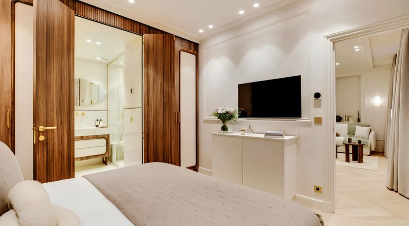 Photo of Jewel of the City