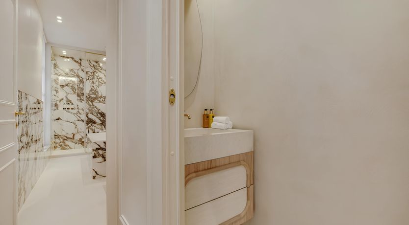 Photo of Parisian Scene