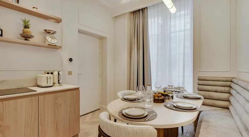 Photo of Parisian Scene