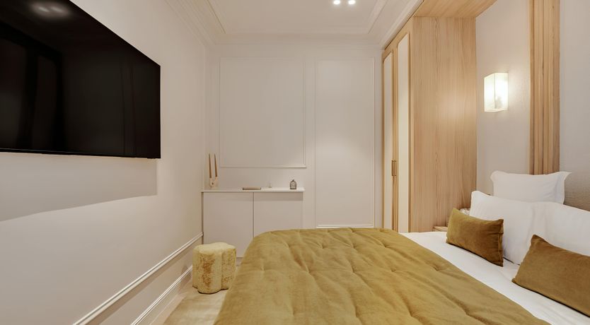 Photo of Parisian Scene