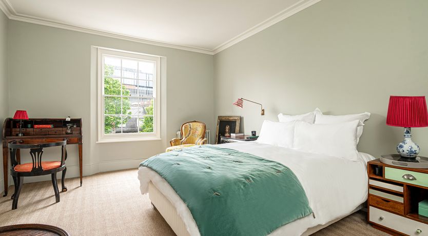 Photo of The Artist Dreams