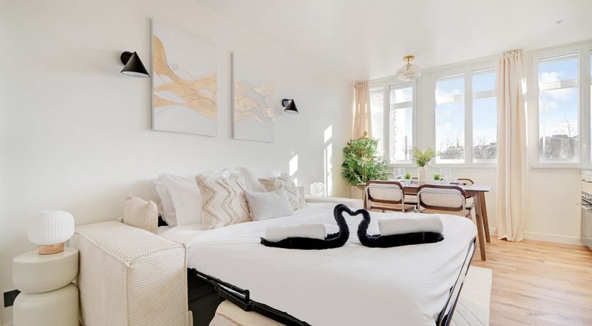 Photo of Pearl & Amber