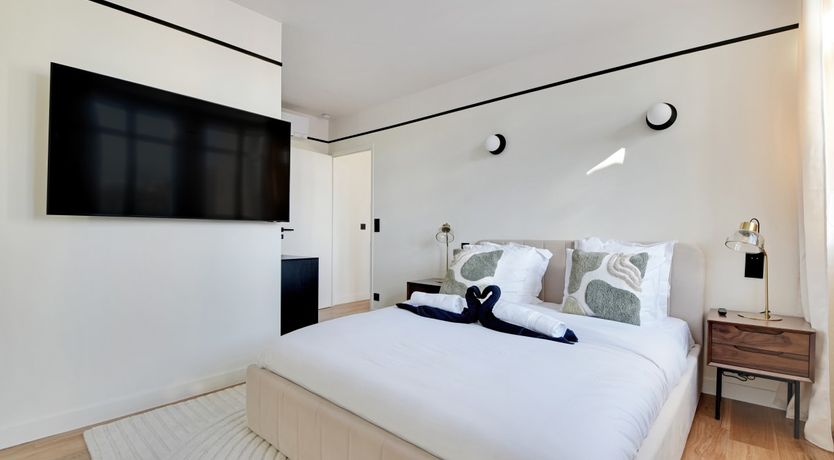 Photo of Pearl & Amber