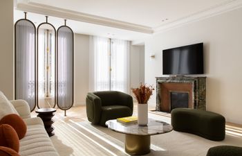 A Parisian Portrait Holiday Home