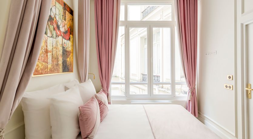 Photo of Chandelier Glamour