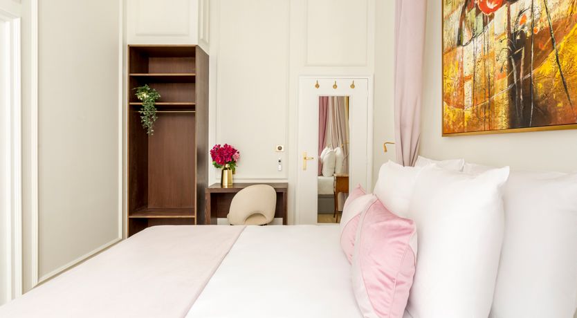 Photo of Chandelier Glamour