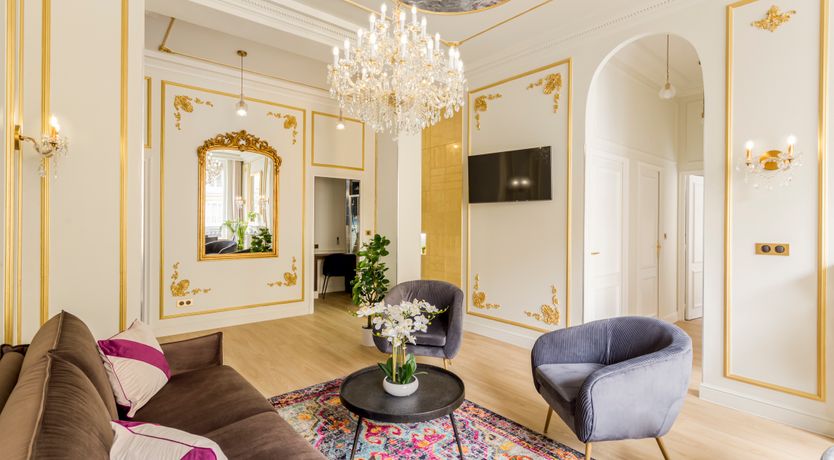 Photo of Chandelier Glamour