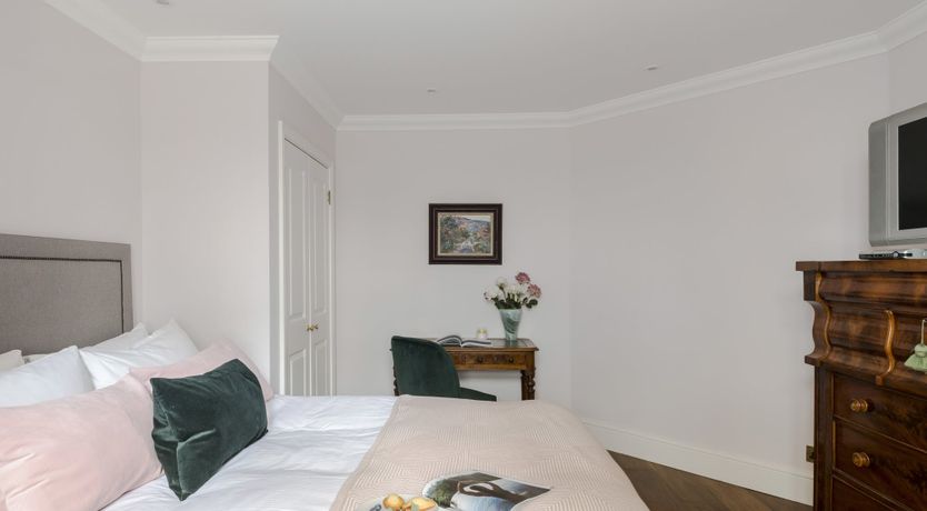 Photo of Zodiac Court