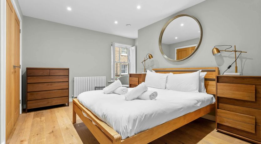 Photo of Paddington Glow